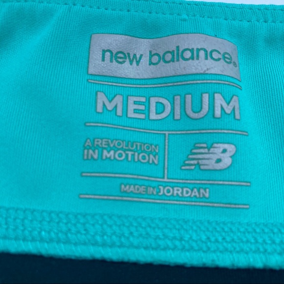 New balance workout shorts and bra - Picture 6 of 10